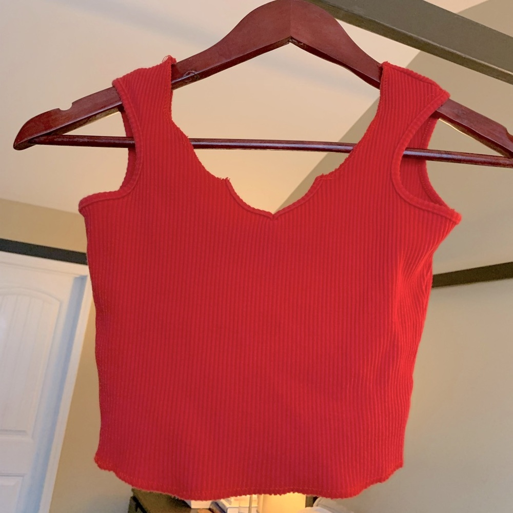 SIZE XS RED RIBBED CROP TOP